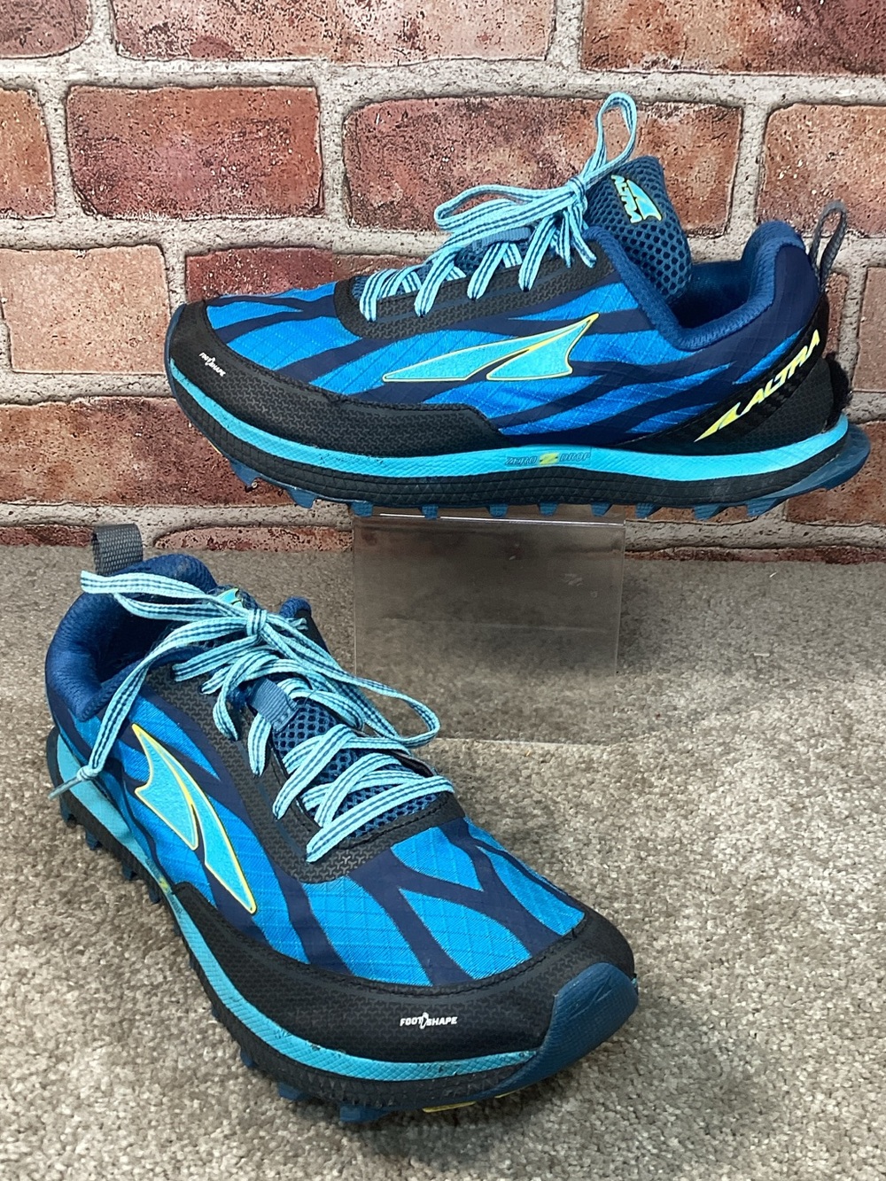 Altra Womens Superior 3.0 Trail Running Shoes size 8
